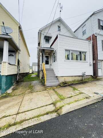 34 Oxford Street, Hanover, PA 18706