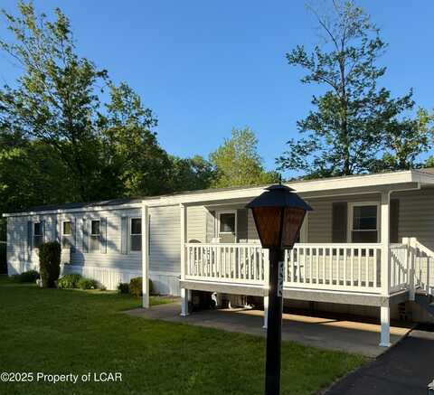 33 Valley Gorge Trailer Court, White Haven, PA 18661