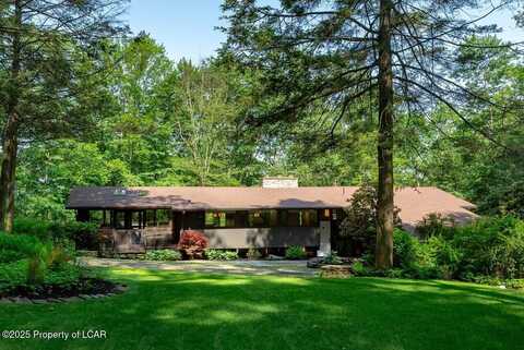 4 Raintree Road, Dallas, PA 18612