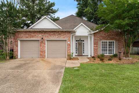 38 Stones Throw Dr., Hattiesburg, MS 39402
