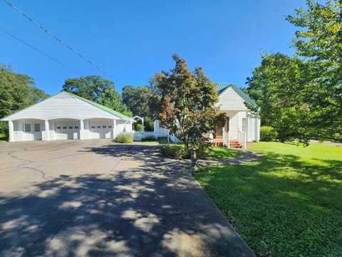 1220 W 6th St., Prentiss, MS 39474