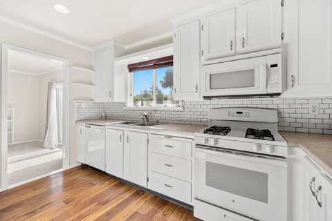 5217 Meadow Court, Eureka, CA 95503
