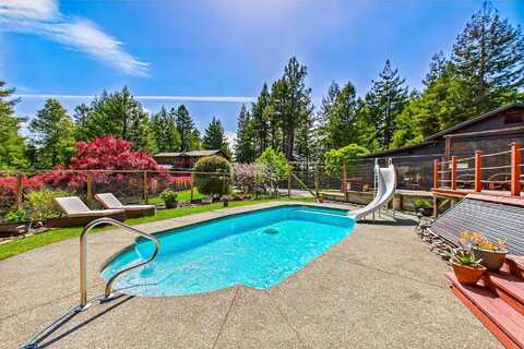 555 Paradise Drive, Fortuna, CA 95540