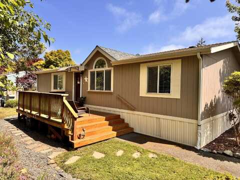2580 Central Avenue, McKinleyville, CA 95519