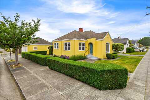 2560 E Street, Eureka, CA 95501