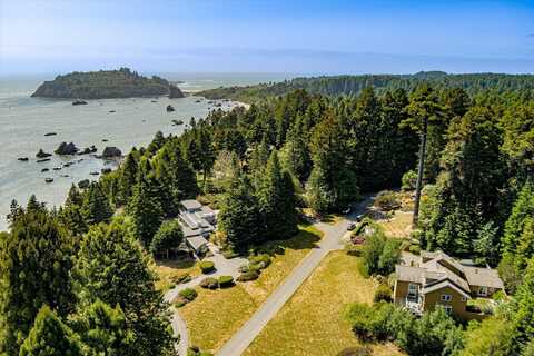 165 Baker Ranch Road, Trinidad, CA 95570