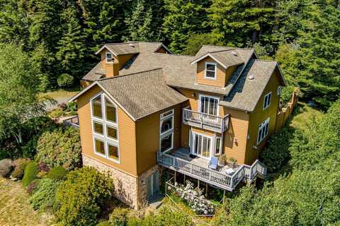 165 Baker Ranch Road, Trinidad, CA 95570