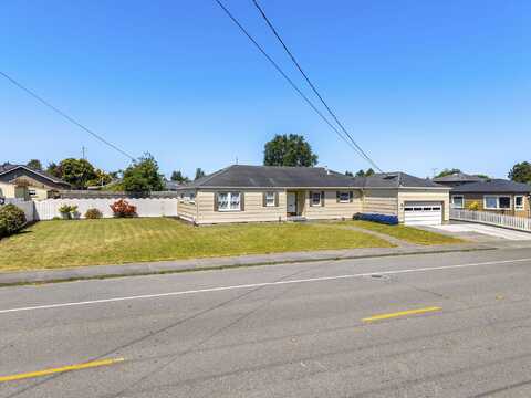 4172 F Street, Eureka, CA 95503