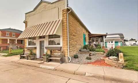 503 10th St, Victoria, KS 67671
