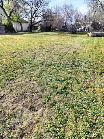 327 W 11th, Russell, KS 67665