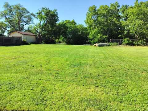 327 W 11th, Russell, KS 67665
