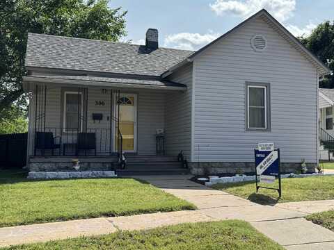 306 W 17th, Hays, KS 67601