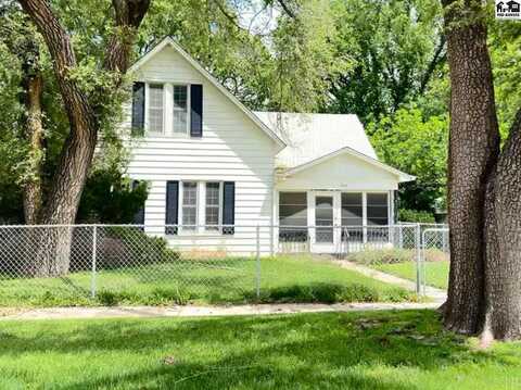 608 W 12th Ave, Hutchinson, KS 67501