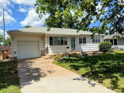 514 E 16th Terr, Hutchinson, KS 67501