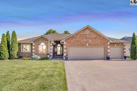 1112 Forest Ct, McPherson, KS 67460