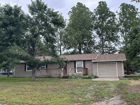 1710 E 33rd Ave, Hutchinson, KS 67502