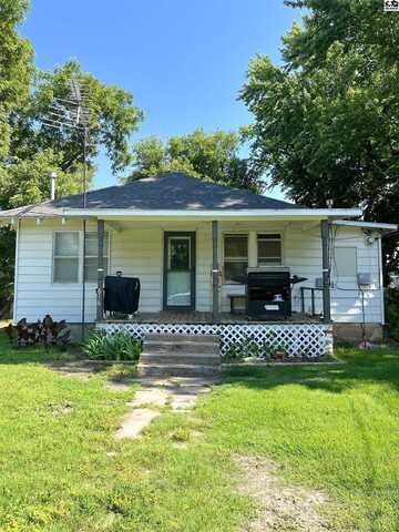 616 E Monroe St, Sterling, KS 67579