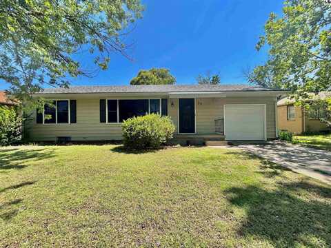 23 Wheatland Dr, Hutchinson, KS 67502