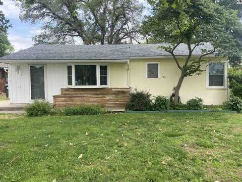 22 W 25th Ave, Hutchinson, KS 67501