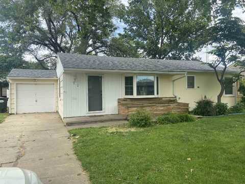 22 W 25th Ave, Hutchinson, KS 67502