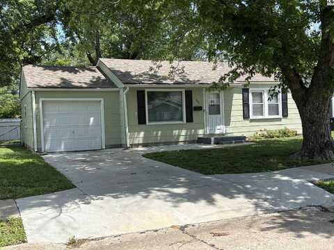 711 E Loomis St, McPherson, KS 67460