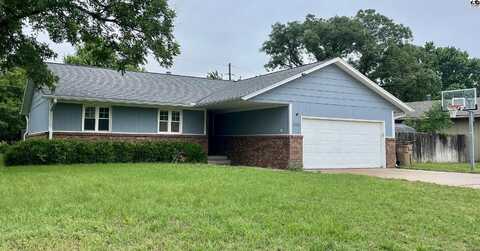 3301 N Amanda St, Hutchinson, KS 67502
