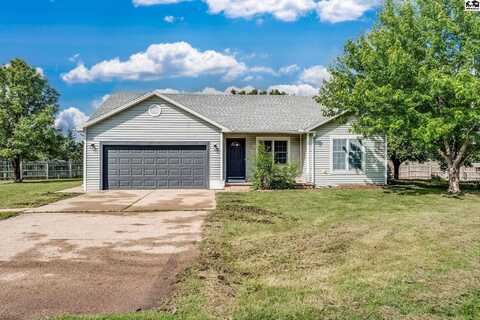 915 N Wheatland Dr, Buhler, KS 67522
