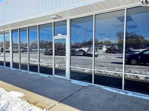 1316 N Main St, McPherson, KS 67460