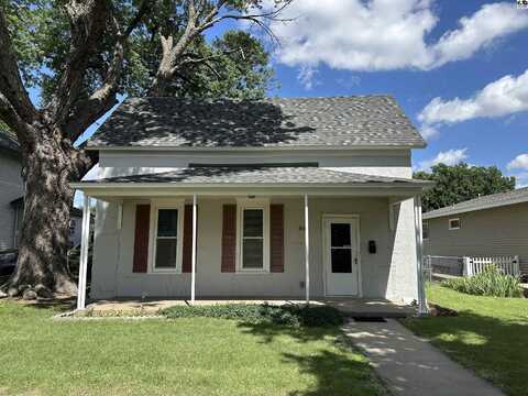 316 S Pine St, Pratt, KS 67124