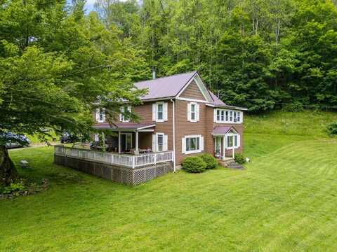 1070 Maple Run Road, Looneyville, WV 25259