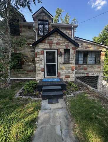 726 Amity Drive, Charleston, WV 25302