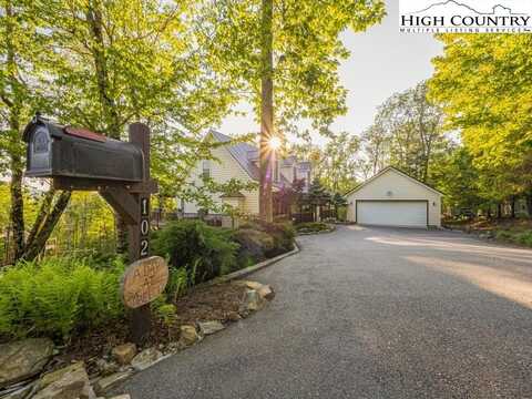 102 Wintergreen Way, Beech Mountain, NC 28604