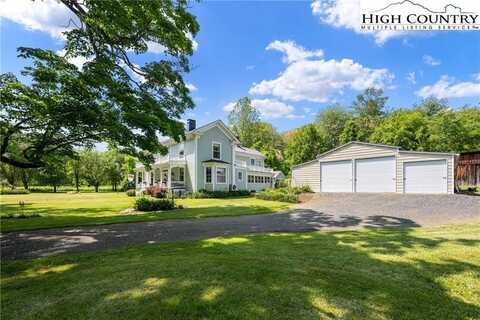 16215 N NC-194 Highway, Lansing, NC 28643