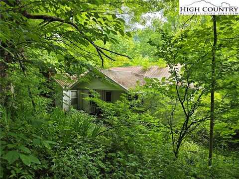 3455 W Mill Creek Road, Warrensville, NC 28693