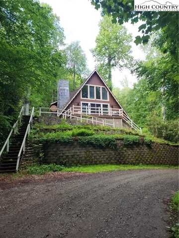 370 Woodland Hills Drive, Elk Park, NC 28622