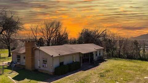 2304 NE Lp 7, Athens, TX 75751