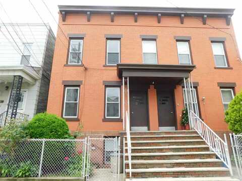 12 EAST 15TH ST, Bayonne, NJ 07002