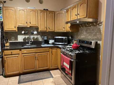 221 CLAREMONT AVE, JC, West Bergen, NJ 07305