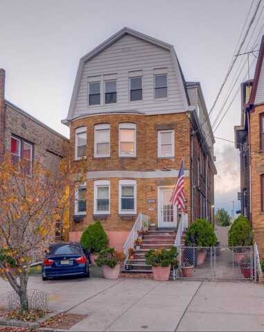123 AVENUE C, Bayonne, NJ 07002