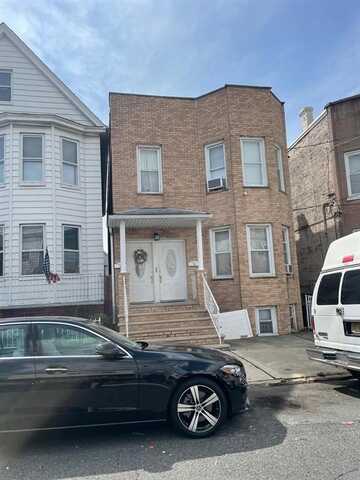 122 W 20TH ST, Bayonne, NJ 07002