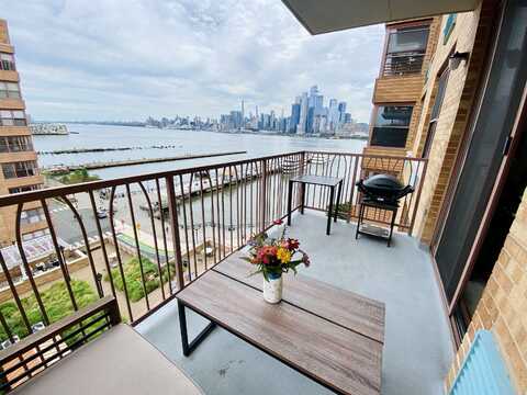 2 CONSTITUTION CT, Hoboken, NJ 07030