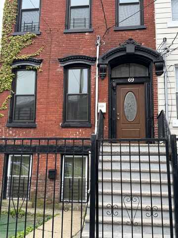 69 JEWETT AVE, JC, Bergen-Lafayett, NJ 07304