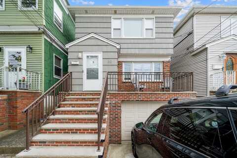 32 EAST 36TH ST, Bayonne, NJ 07002