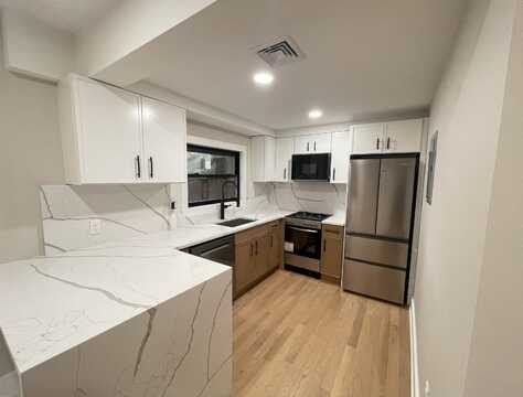 650 BERGEN AVE, JC, Bergen-Lafayett, NJ 07306