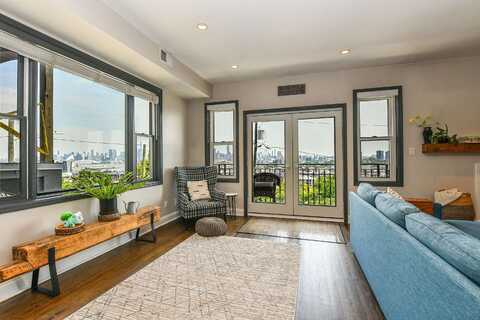 307 MANHATTAN AVE, Union City, NJ 07087