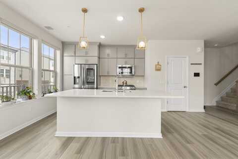 4 ARNOLD DR, Wood Ridge, NJ 07075