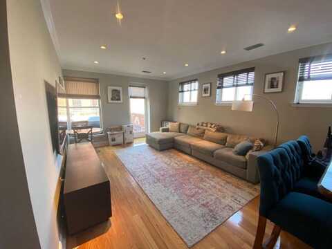 402 9TH ST, Hoboken, NJ 07030