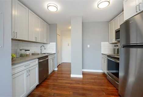 100 MANHATTAN AVE, Union City, NJ 07087