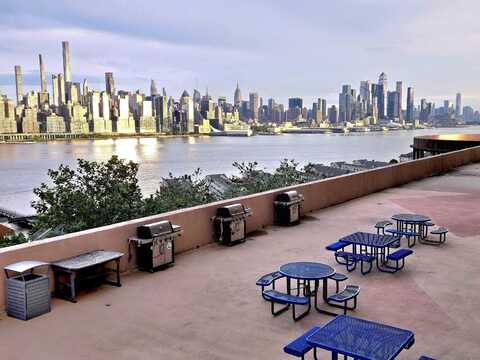 6600 BLVD EAST, West New York, NJ 07093