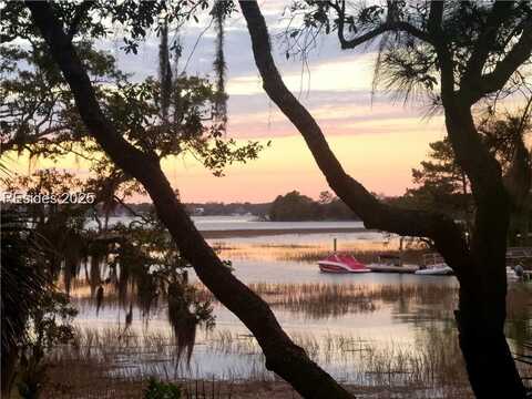 64 Crosstree Drive N, Hilton Head Island, SC 29926
